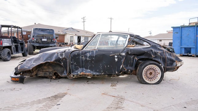 Image de l'article intitulé Porsche 911 Carcasse répertoriée sur Bring a Remorle Plèche la question: Pourquoi?